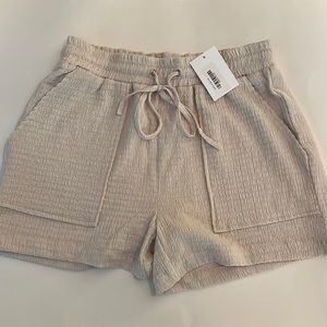 NWT Cream Umgee Linen Shorts